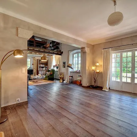 Villa Leader Large Contemporary With Luxurious Design, Pool And View Cannes
