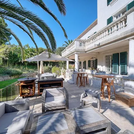 Leader Large Contemporary With Luxurious Design, Pool And View Villa