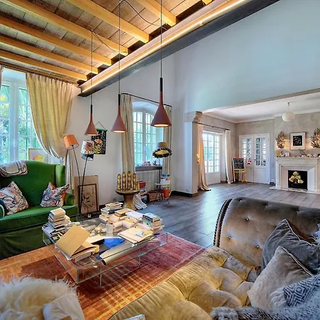 Leader Large Contemporary With Luxurious Design, Pool And View Villa